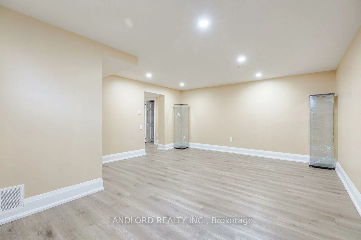 257, Wales, 1001 - BR Bronte, Oakville