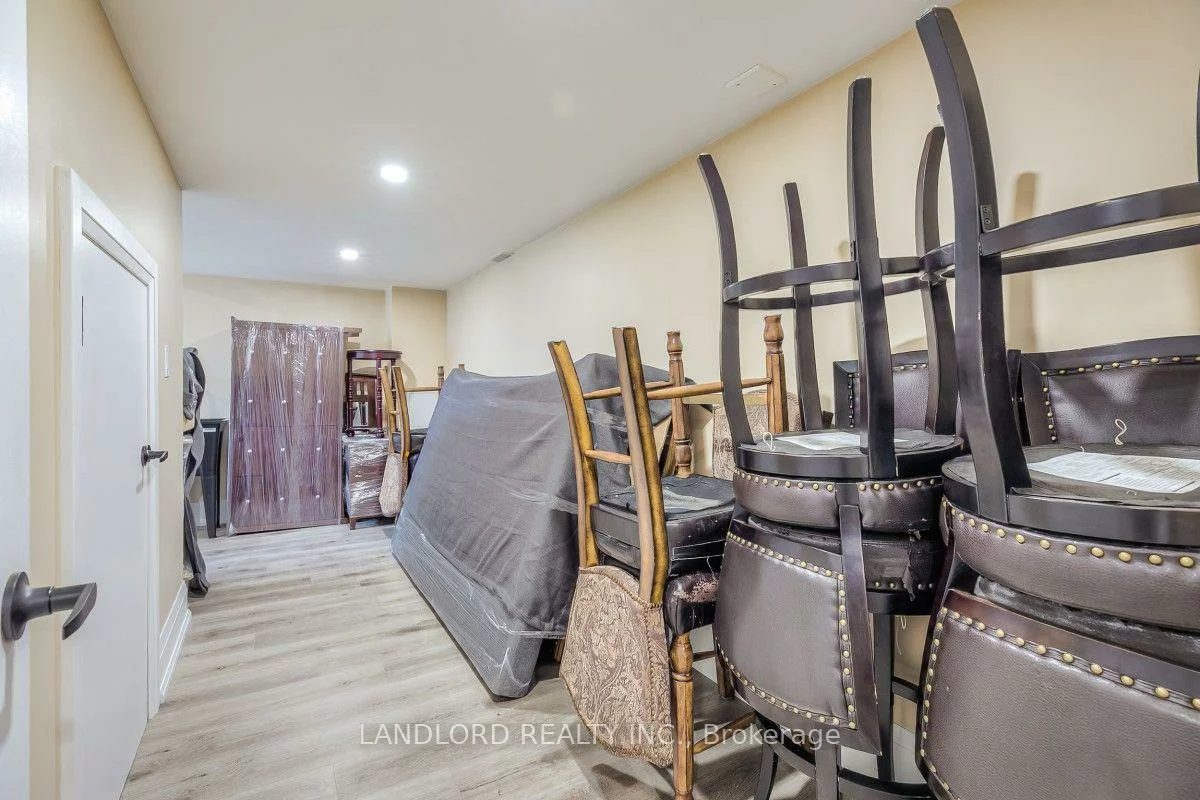 257, Wales, 1001 - BR Bronte, Oakville