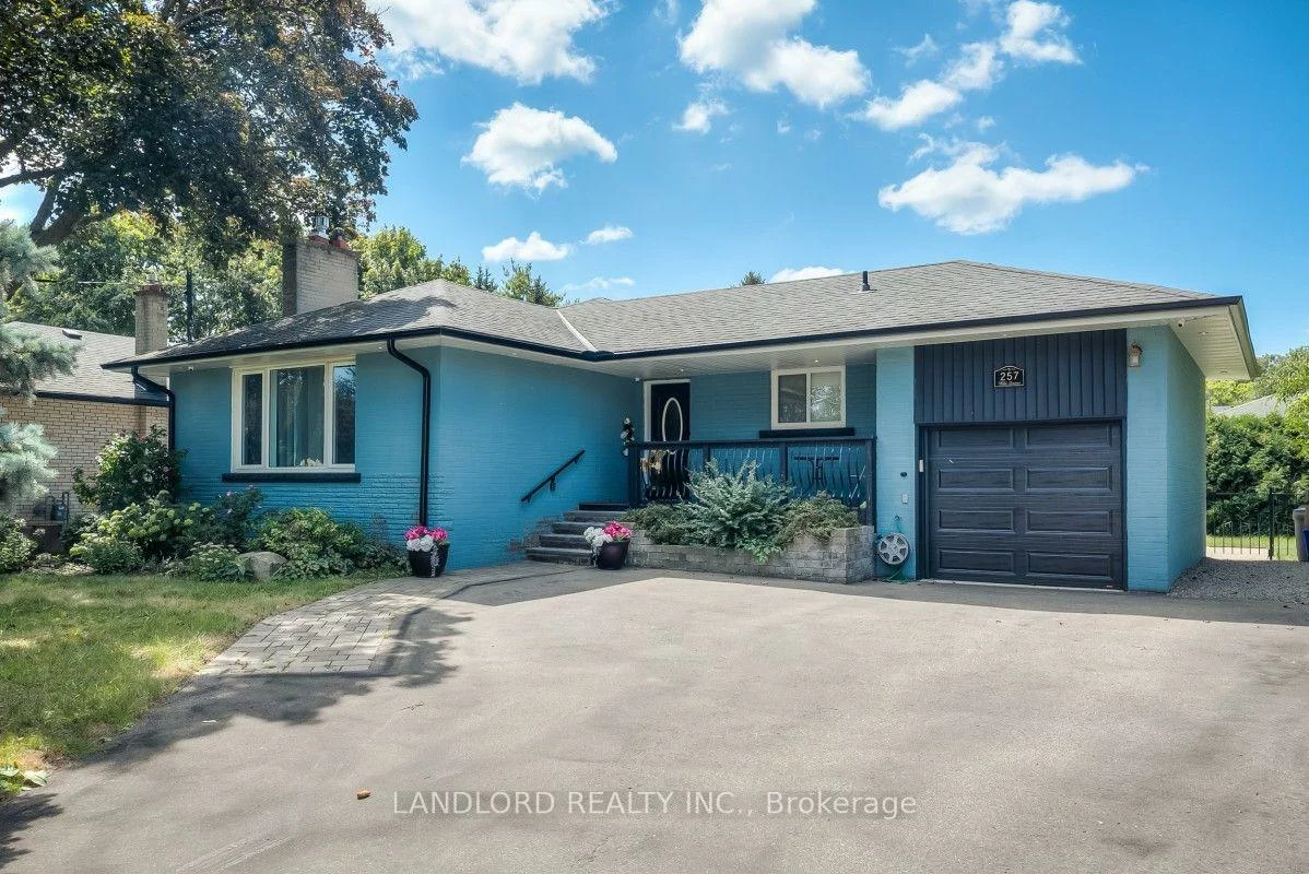 257, Wales, 1001 - BR Bronte, Oakville