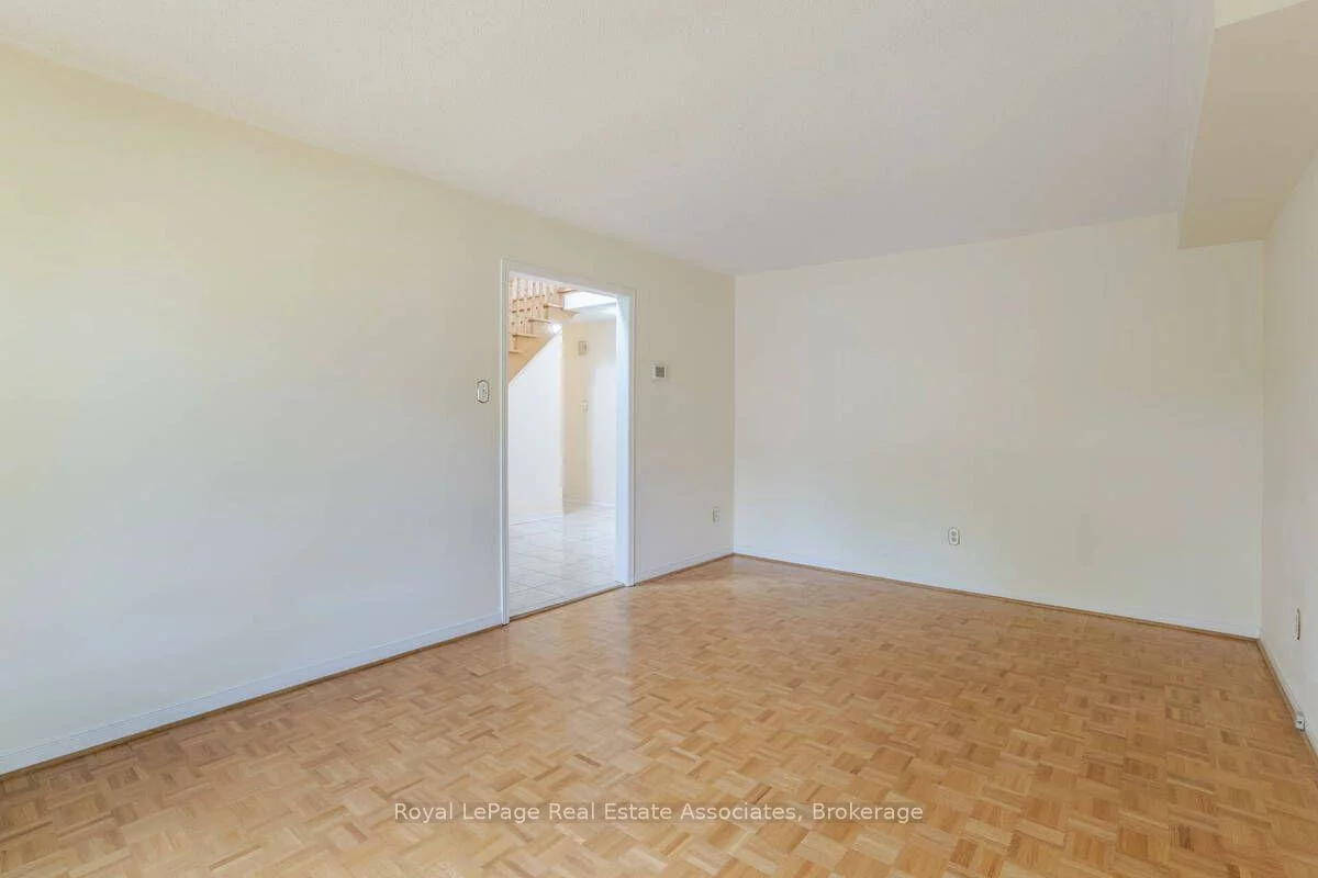 2551, Wynten, 1004 - CV Clearview, Oakville