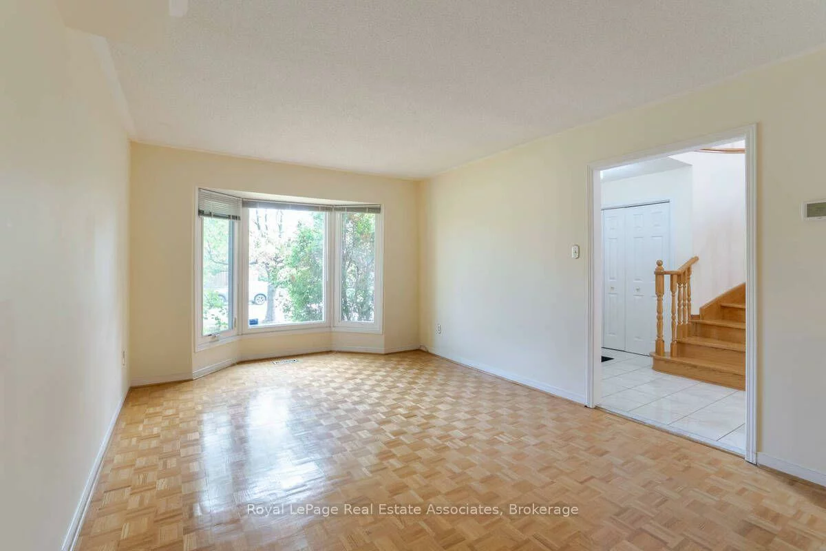 2551, Wynten, 1004 - CV Clearview, Oakville