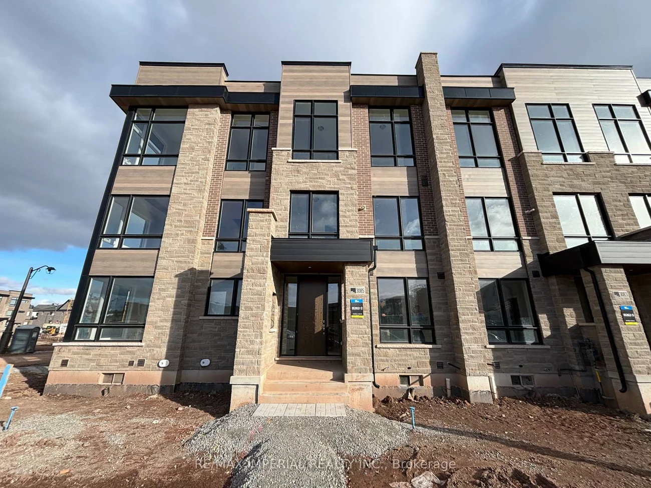 3085, Welsman, 1010 - JM Joshua Meadows, Oakville
