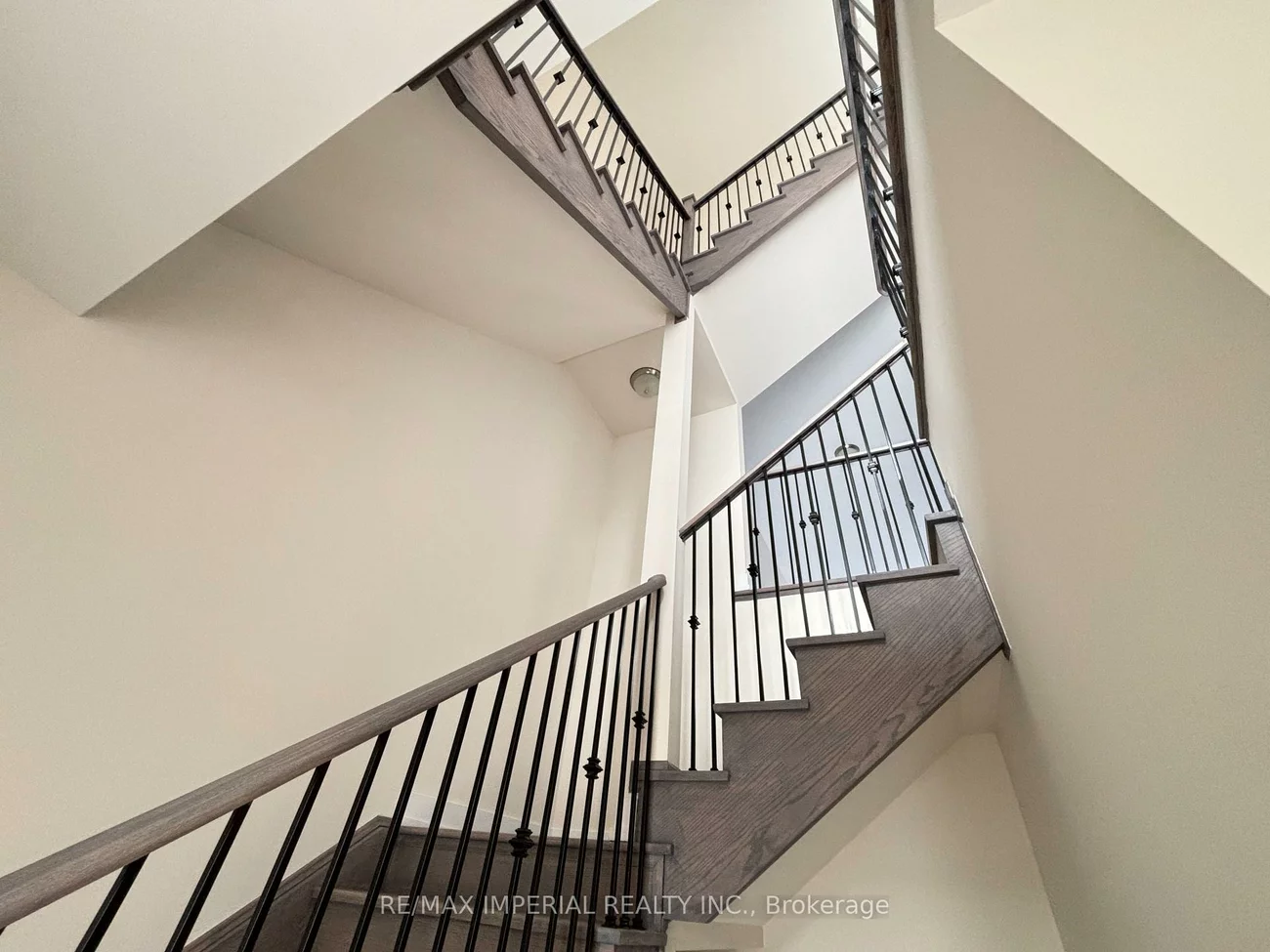 3085, Welsman, 1010 - JM Joshua Meadows, Oakville