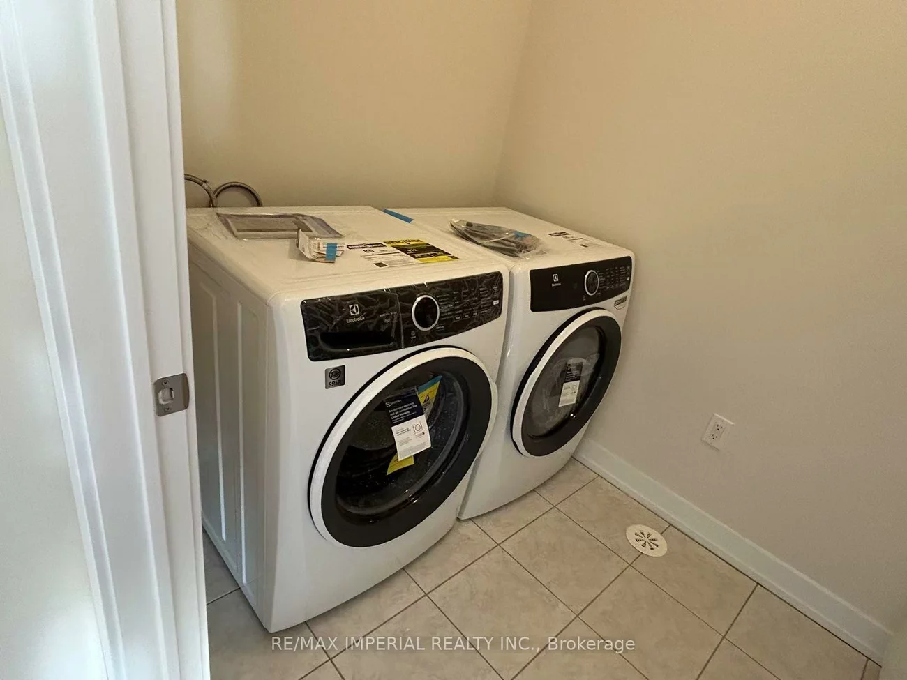 3085, Welsman, 1010 - JM Joshua Meadows, Oakville