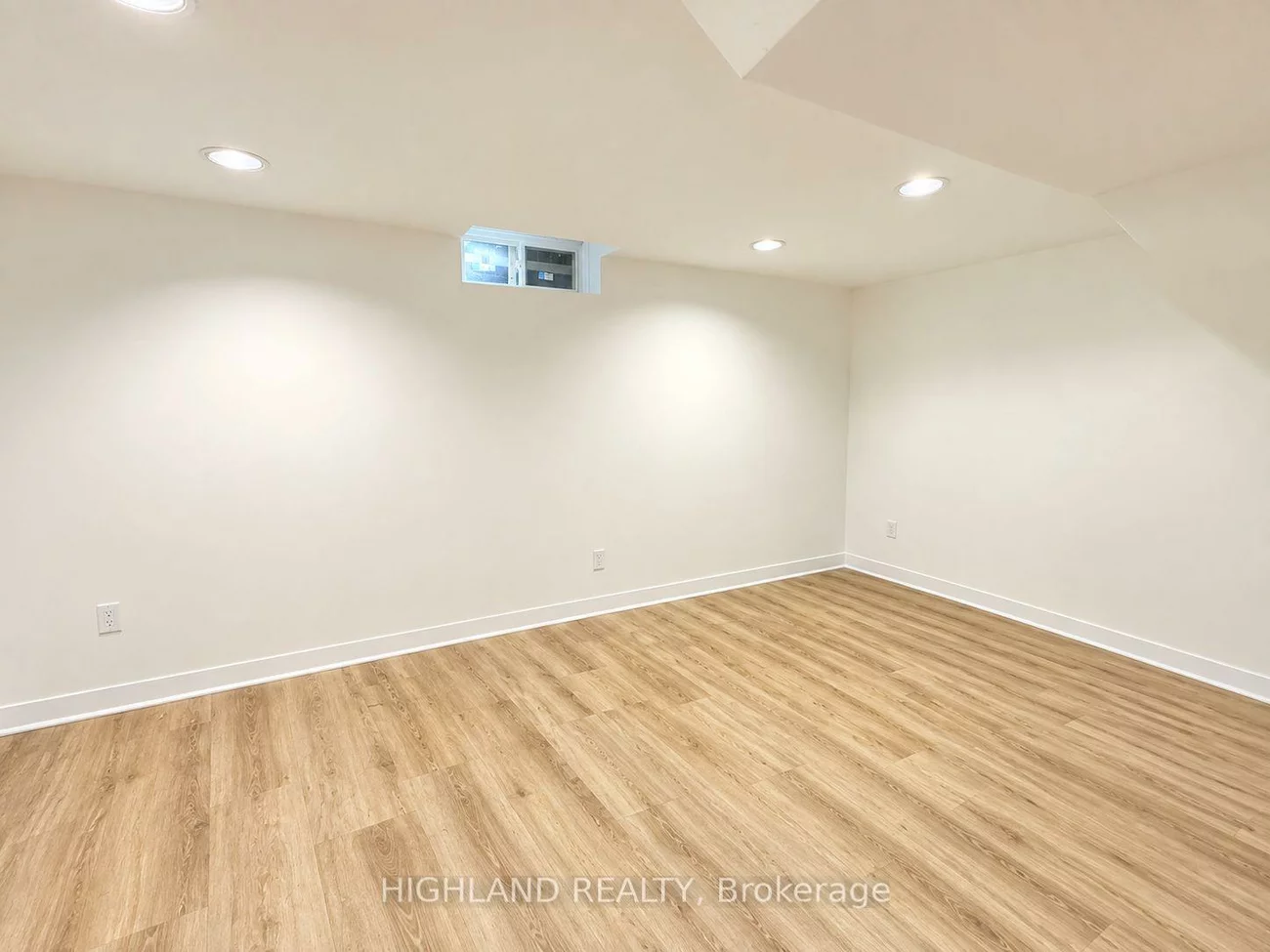 1132, Glen Valley, 1022 - WT West Oak Trails, Oakville