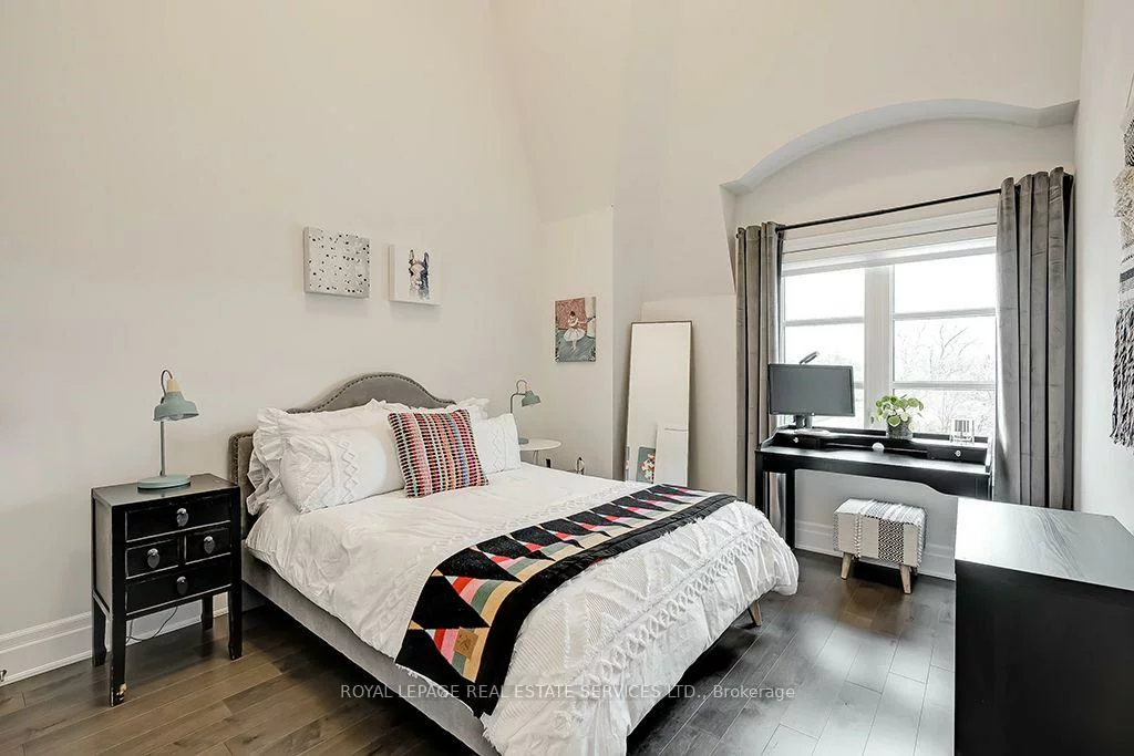 210, DORVAL, 1020 - WO West, Oakville