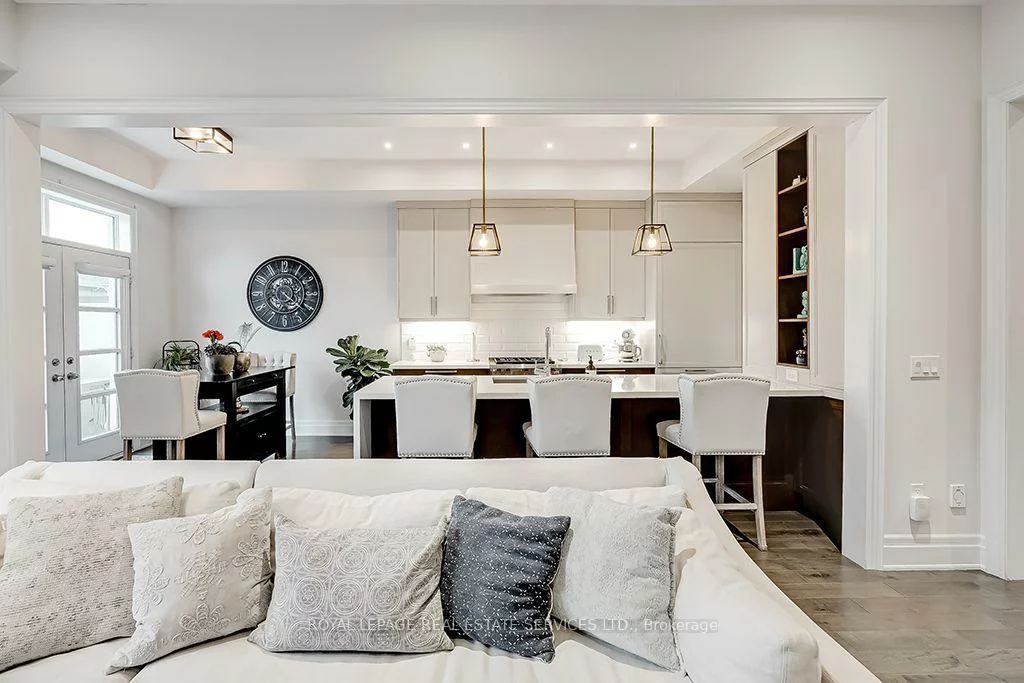 210, DORVAL, 1020 - WO West, Oakville