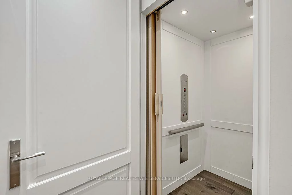 210, DORVAL, 1020 - WO West, Oakville