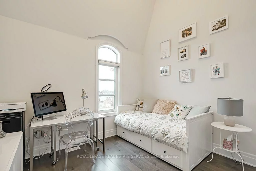 210, DORVAL, 1020 - WO West, Oakville