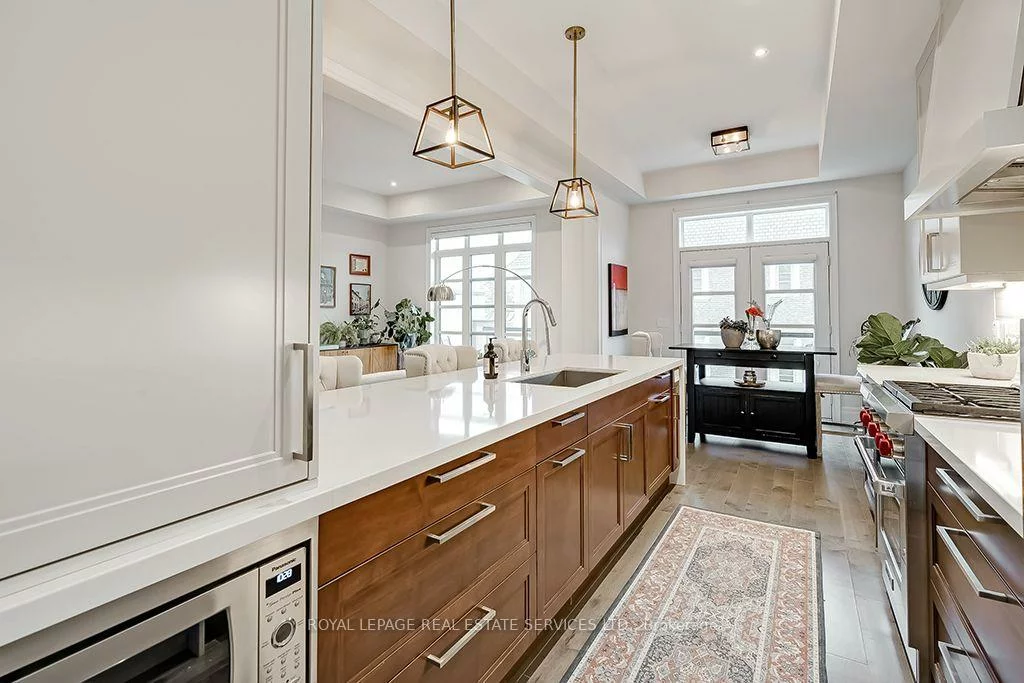 210, DORVAL, 1020 - WO West, Oakville