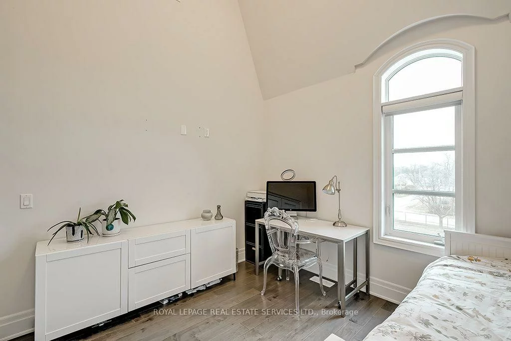 210, DORVAL, 1020 - WO West, Oakville