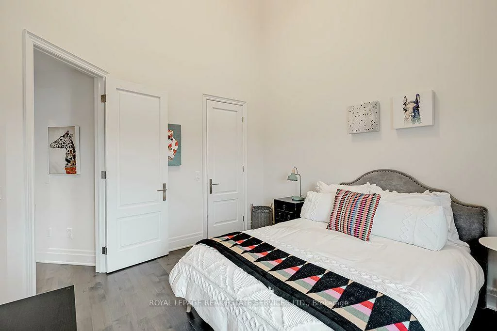 210, DORVAL, 1020 - WO West, Oakville