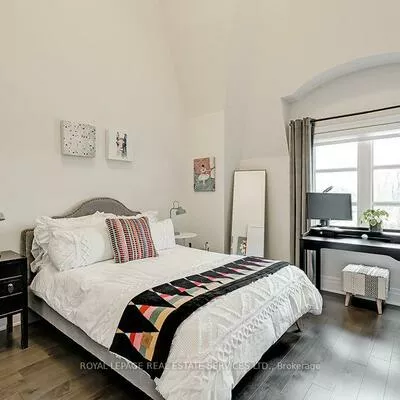 210, DORVAL, 1020 - WO West, Oakville