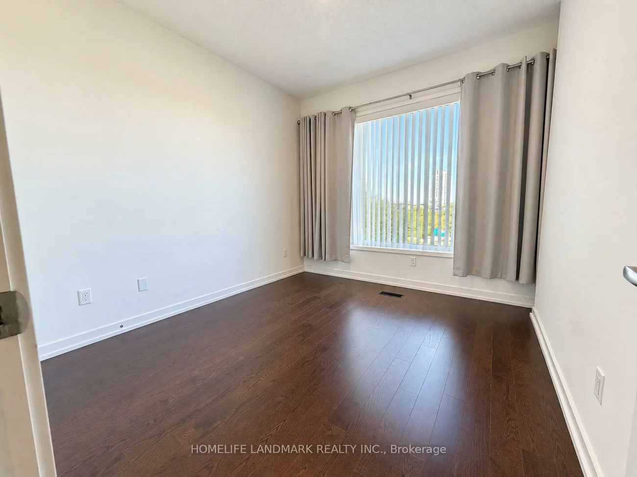 211, Squire, 1008 - GO Glenorchy, Oakville
