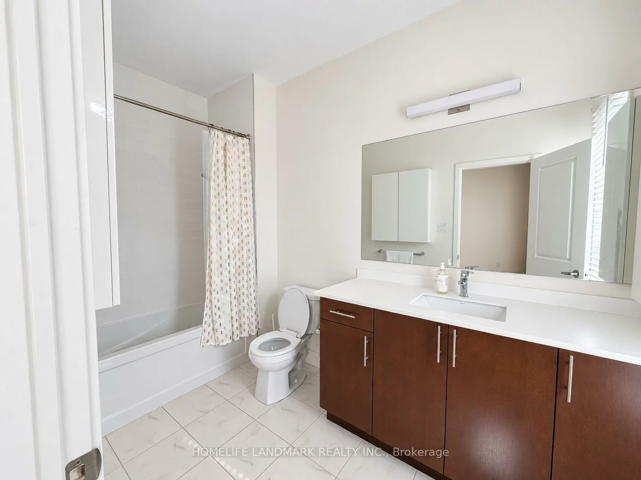 211, Squire, 1008 - GO Glenorchy, Oakville