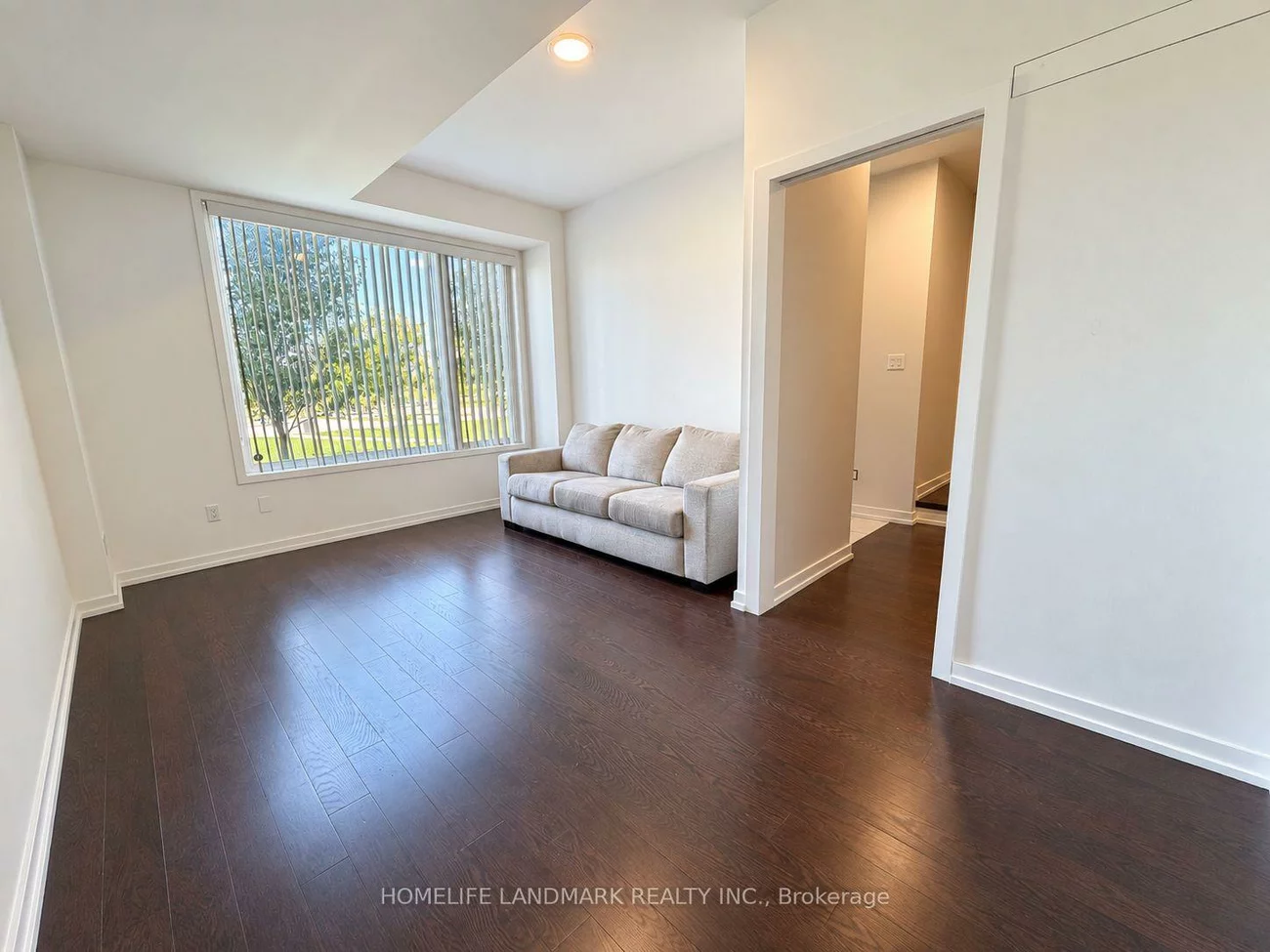 211, Squire, 1008 - GO Glenorchy, Oakville