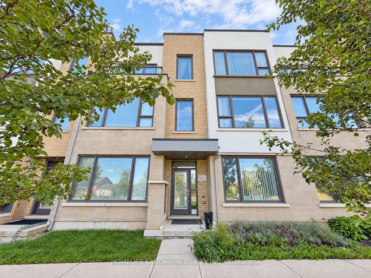 211, Squire, 1008 - GO Glenorchy, Oakville