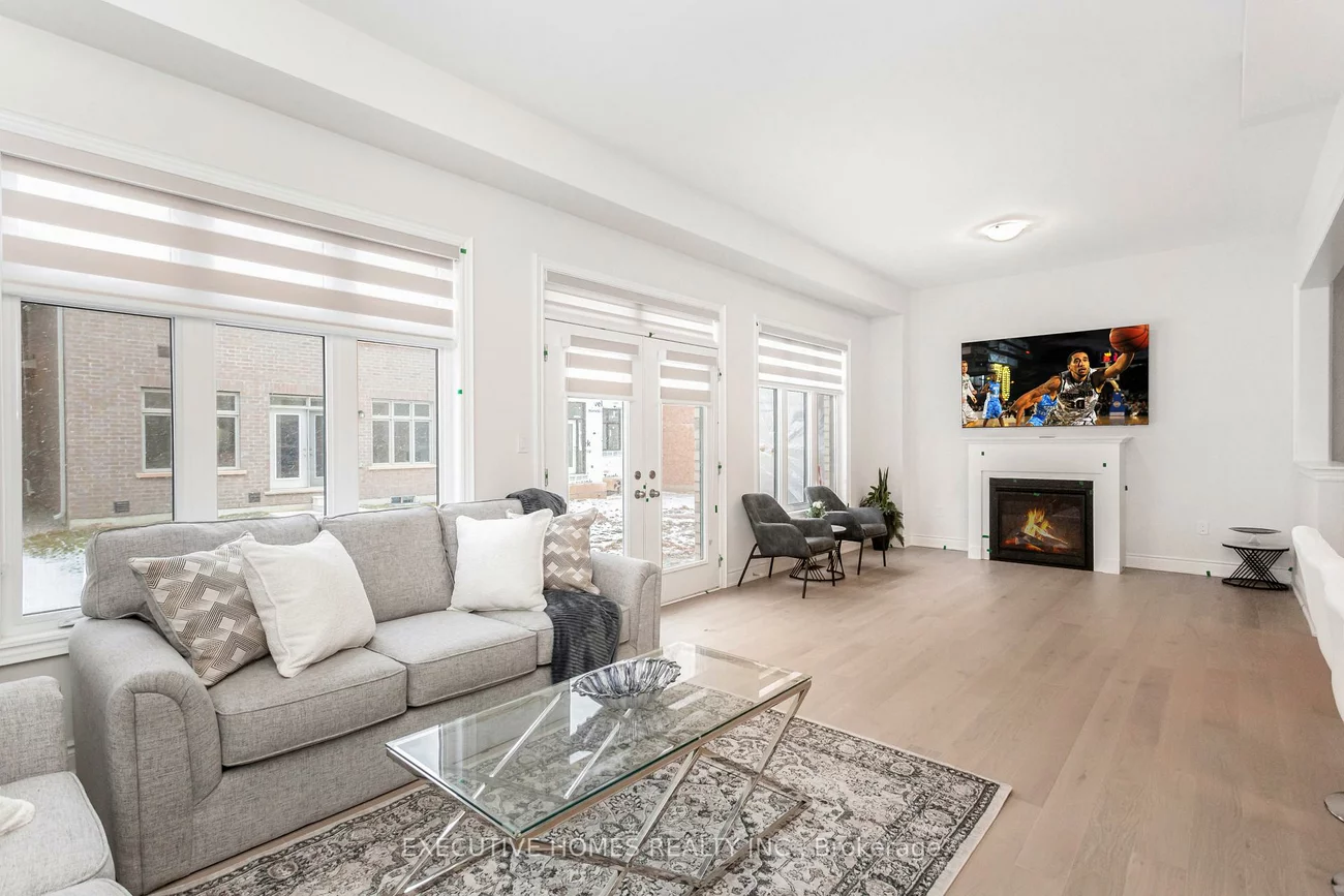 1371, Peony, 1010 - JM Joshua Meadows, Oakville