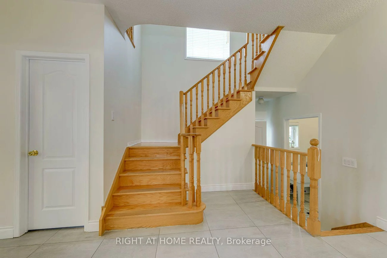 2244, Overfield, 1022 - WT West Oak Trails, Oakville