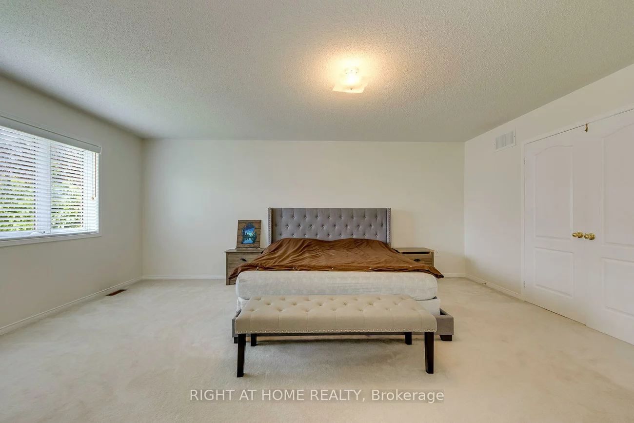 2244, Overfield, 1022 - WT West Oak Trails, Oakville