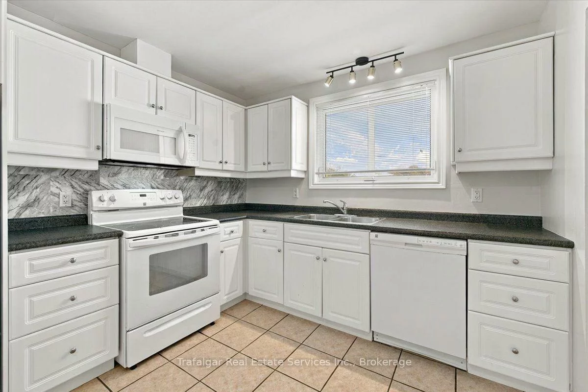 461, Maple, 1013 - OO Old Oakville, Oakville