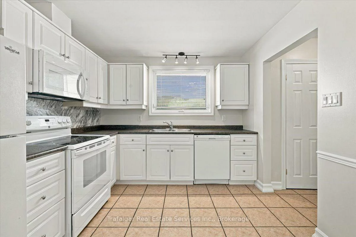 461, Maple, 1013 - OO Old Oakville, Oakville