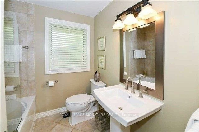 1207, Wood, 1020 - WO West, Oakville