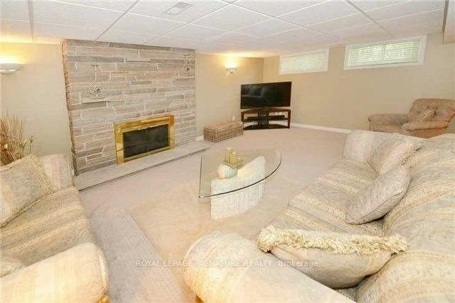 1207, Wood, 1020 - WO West, Oakville