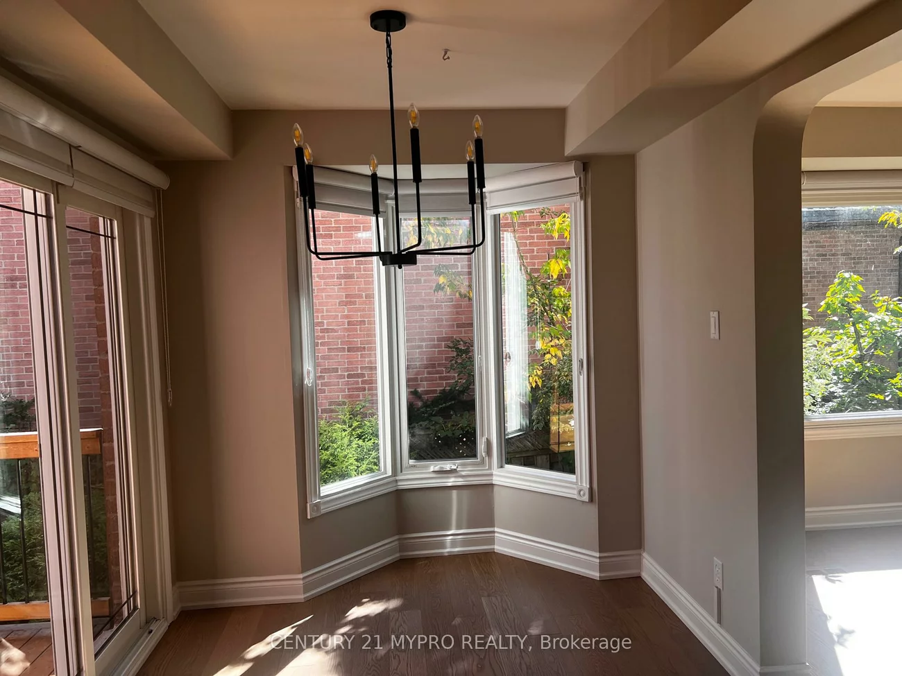 163, Romain, 1003 - CP College Park, Oakville