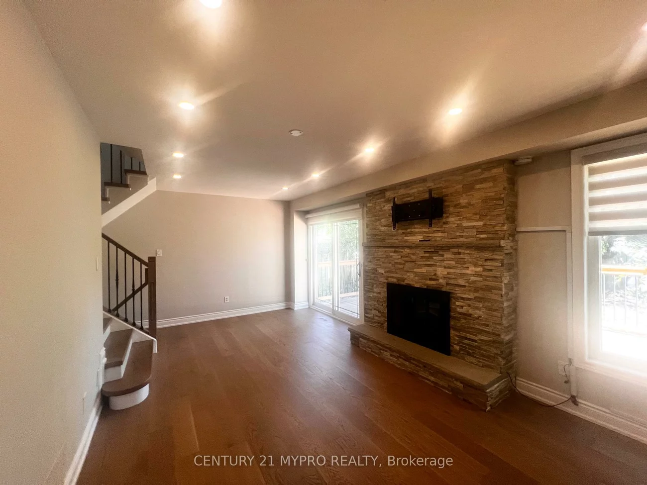 163, Romain, 1003 - CP College Park, Oakville