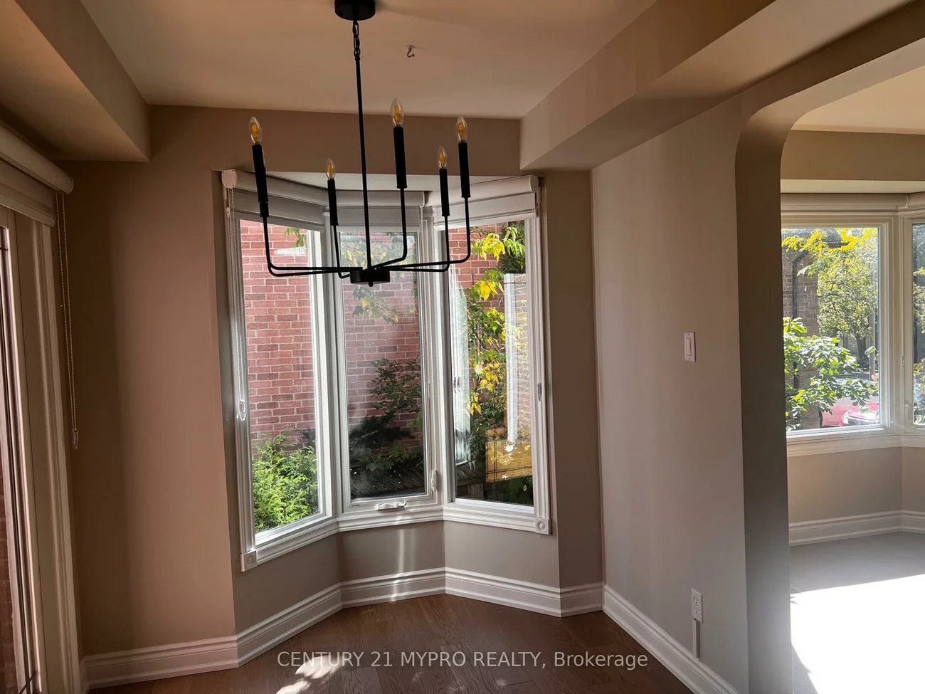 163, Romain, 1003 - CP College Park, Oakville