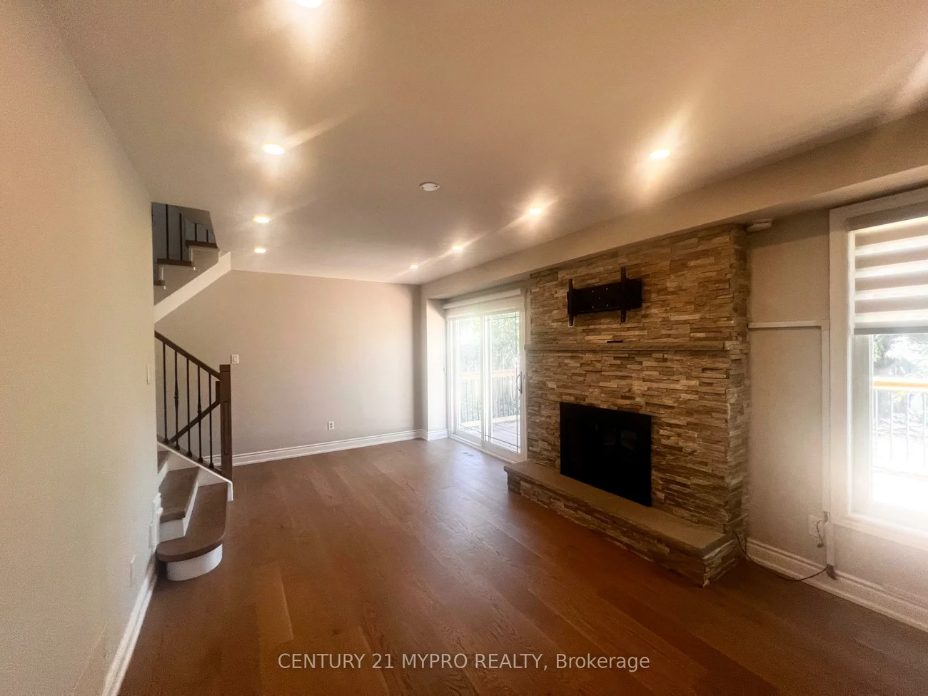 163, Romain, 1003 - CP College Park, Oakville