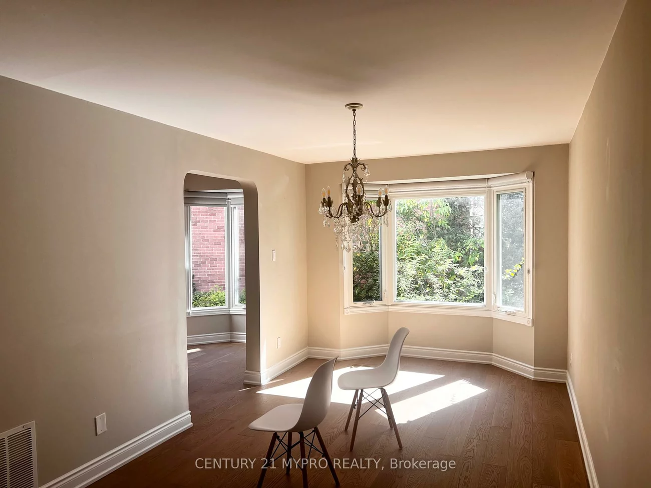 163, Romain, 1003 - CP College Park, Oakville