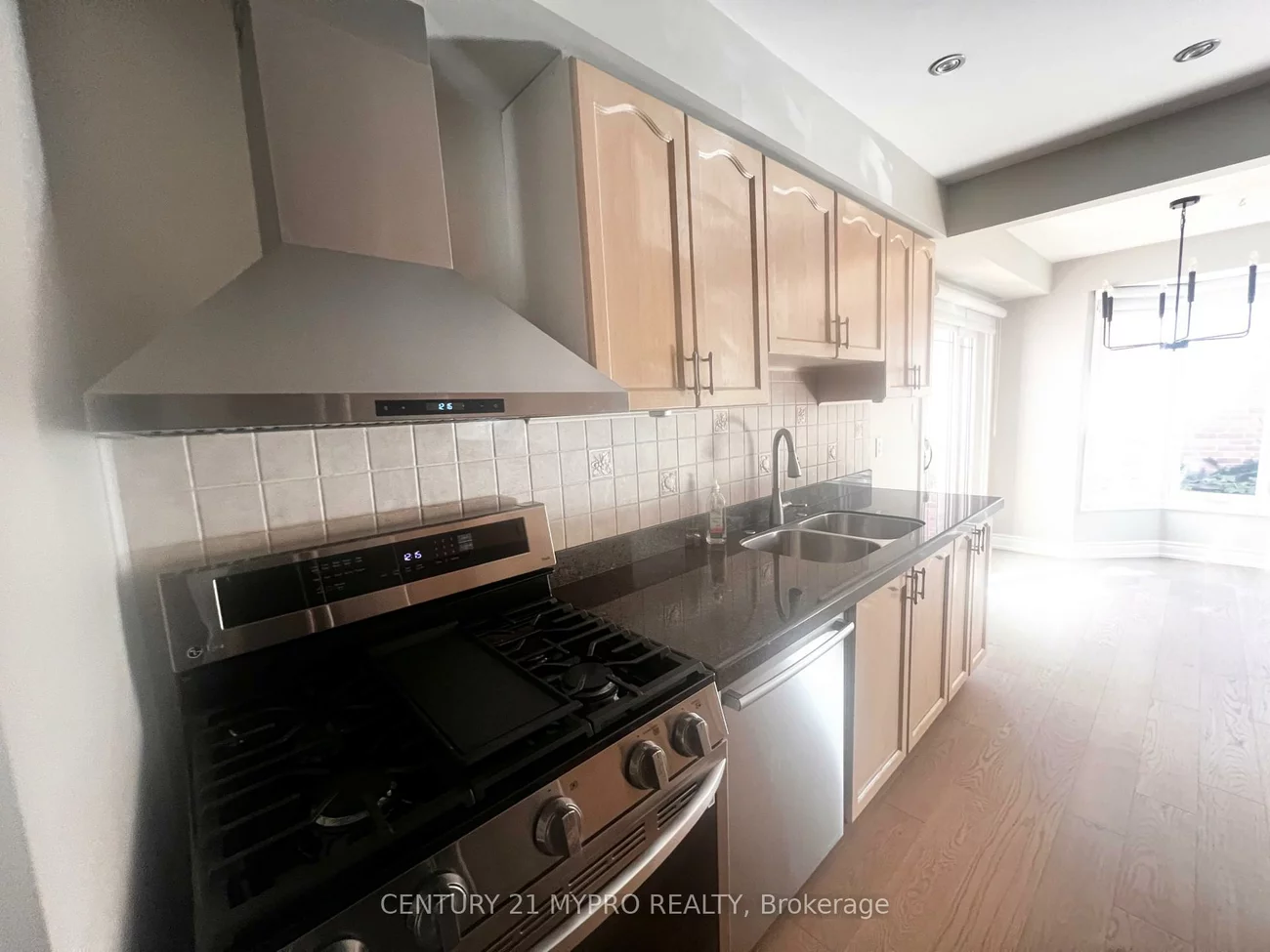 163, Romain, 1003 - CP College Park, Oakville