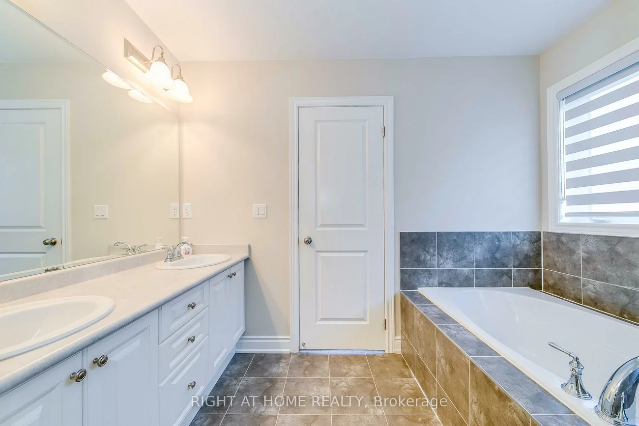 537, Terrace, 1016 - SH Sixteen Hollow, Oakville