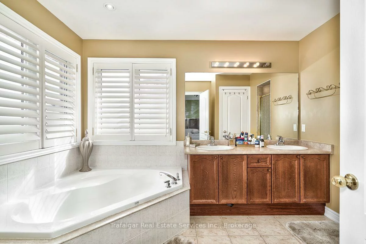 2355, Hilda, 1009 - JC Joshua Creek, Oakville