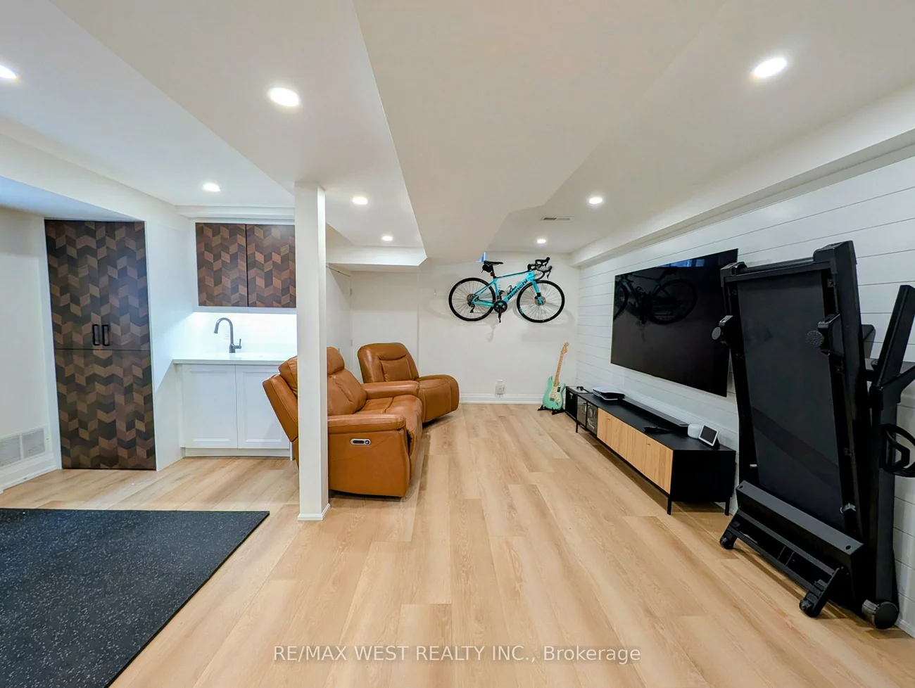 2213, Ridge, 1022 - WT West Oak Trails, Oakville