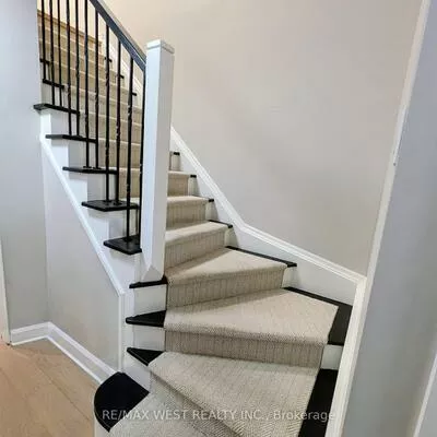 2213, Ridge, 1022 - WT West Oak Trails, Oakville