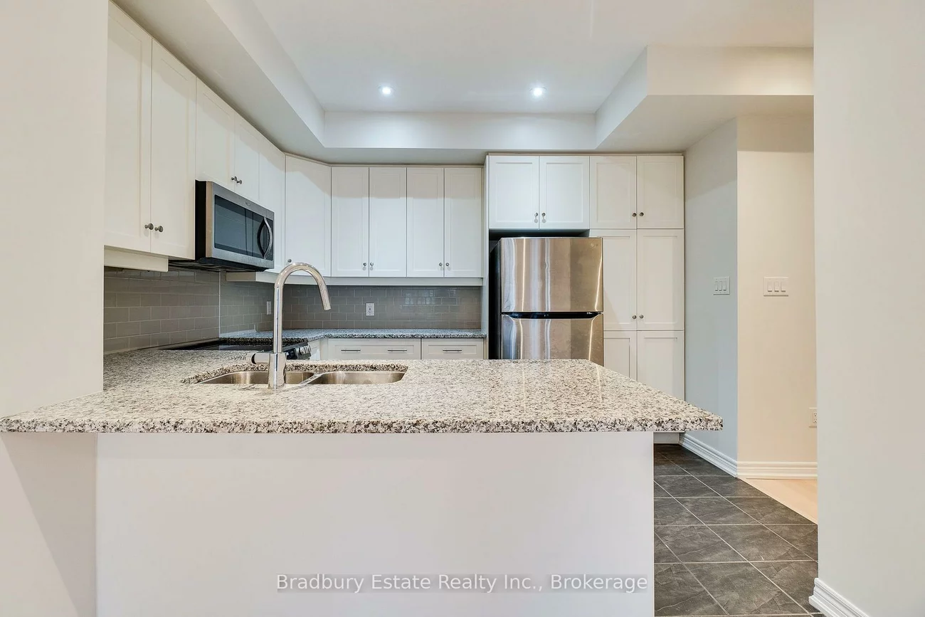 3105, Blackfriar, 1010 - JM Joshua Meadows, Oakville