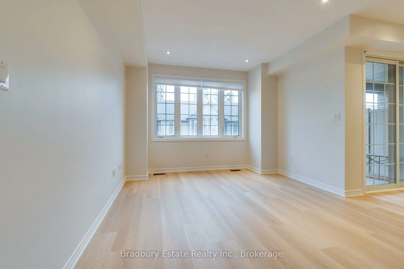 3105, Blackfriar, 1010 - JM Joshua Meadows, Oakville