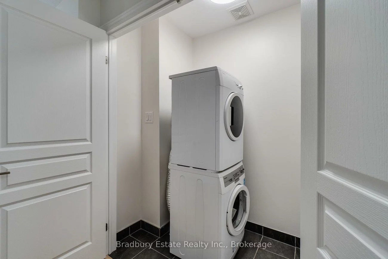 3105, Blackfriar, 1010 - JM Joshua Meadows, Oakville