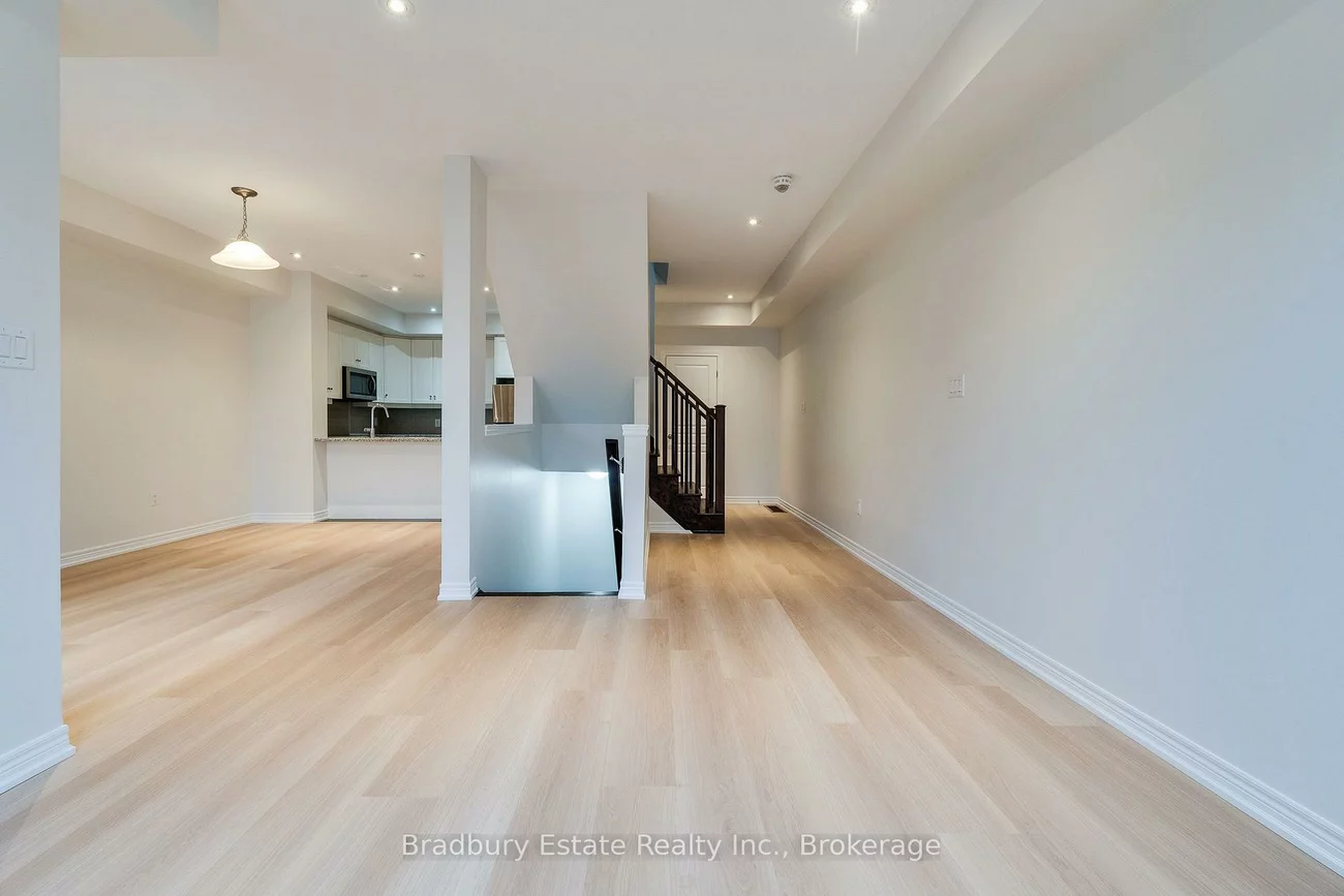 3105, Blackfriar, 1010 - JM Joshua Meadows, Oakville