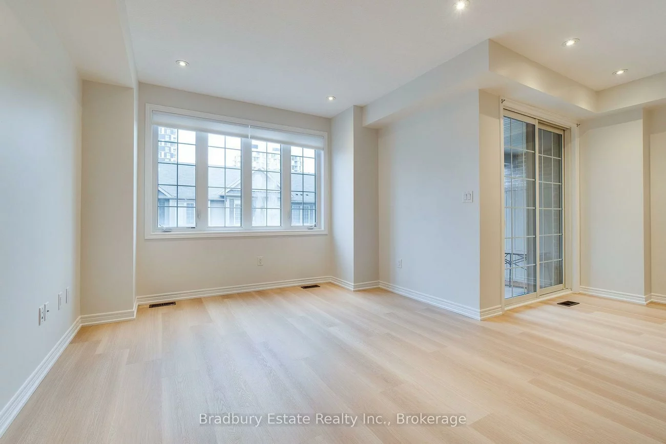 3105, Blackfriar, 1010 - JM Joshua Meadows, Oakville