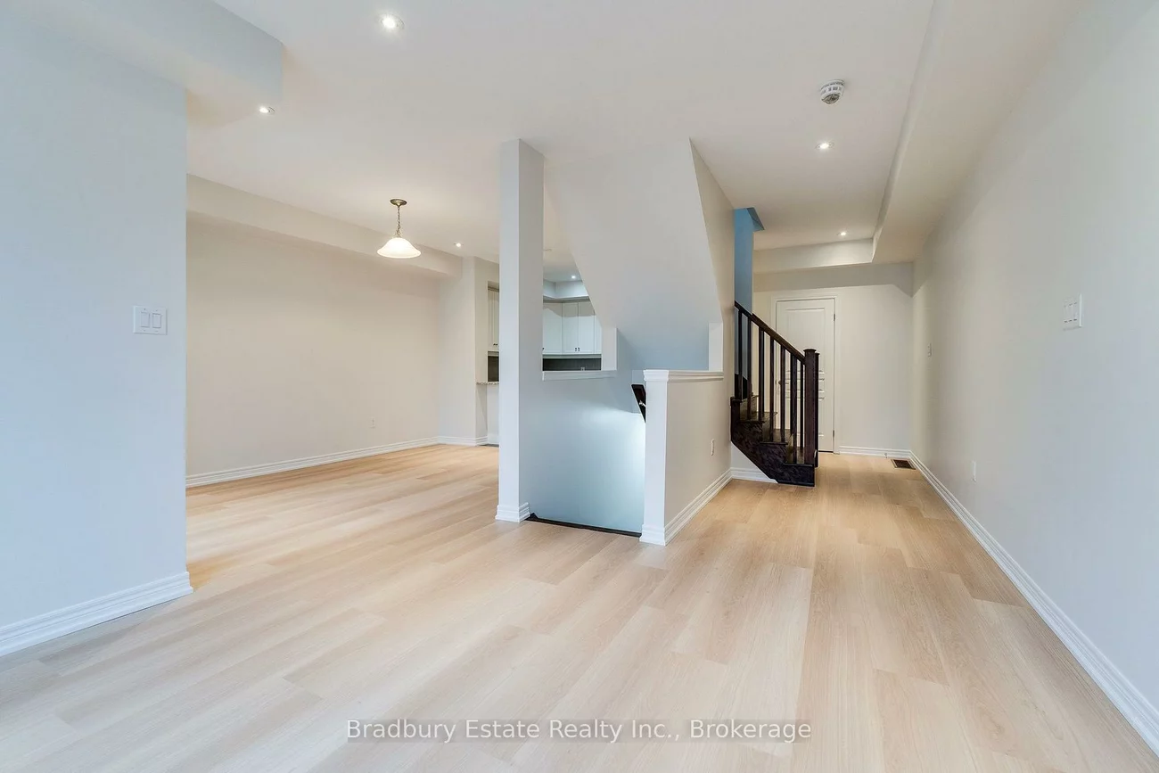 3105, Blackfriar, 1010 - JM Joshua Meadows, Oakville