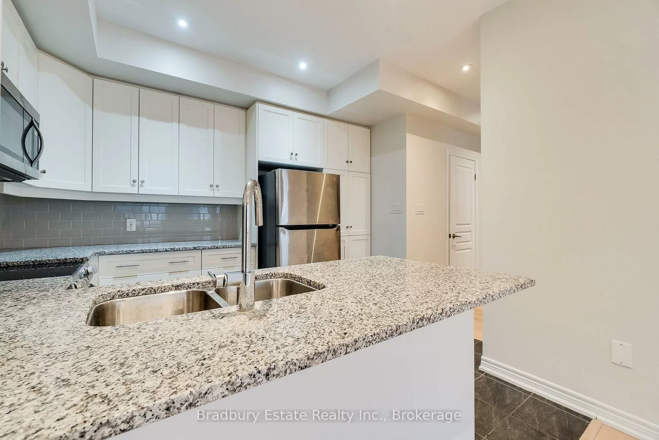 3105, Blackfriar, 1010 - JM Joshua Meadows, Oakville
