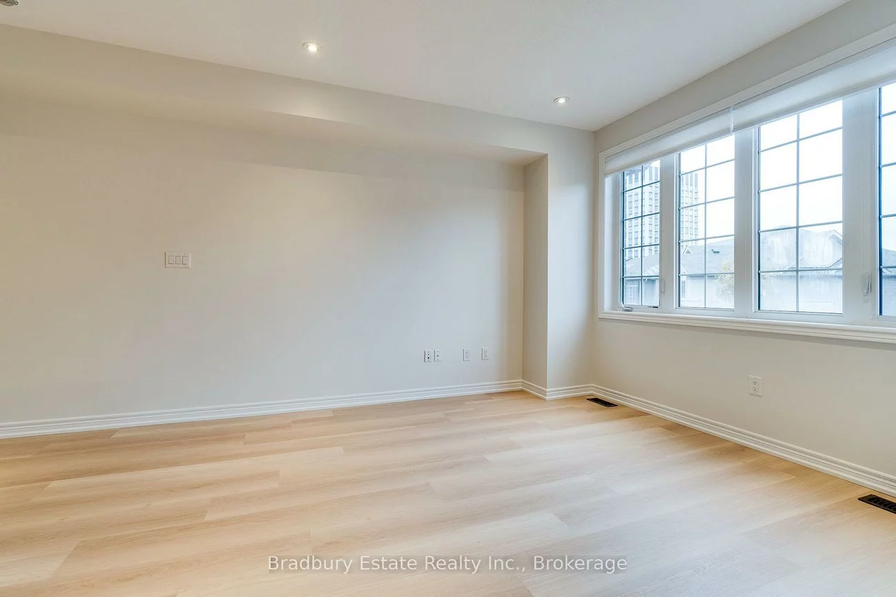 3105, Blackfriar, 1010 - JM Joshua Meadows, Oakville