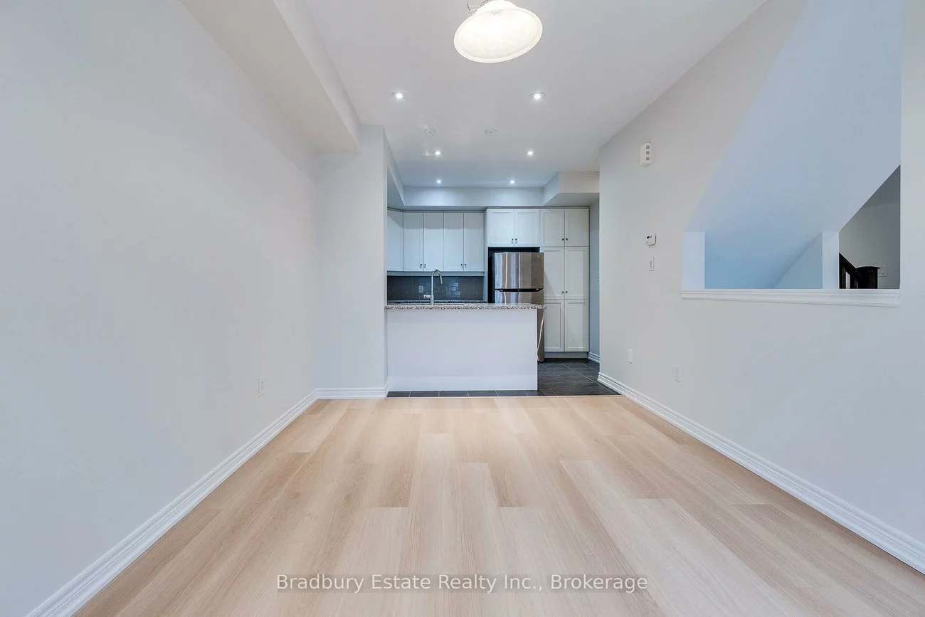 3105, Blackfriar, 1010 - JM Joshua Meadows, Oakville
