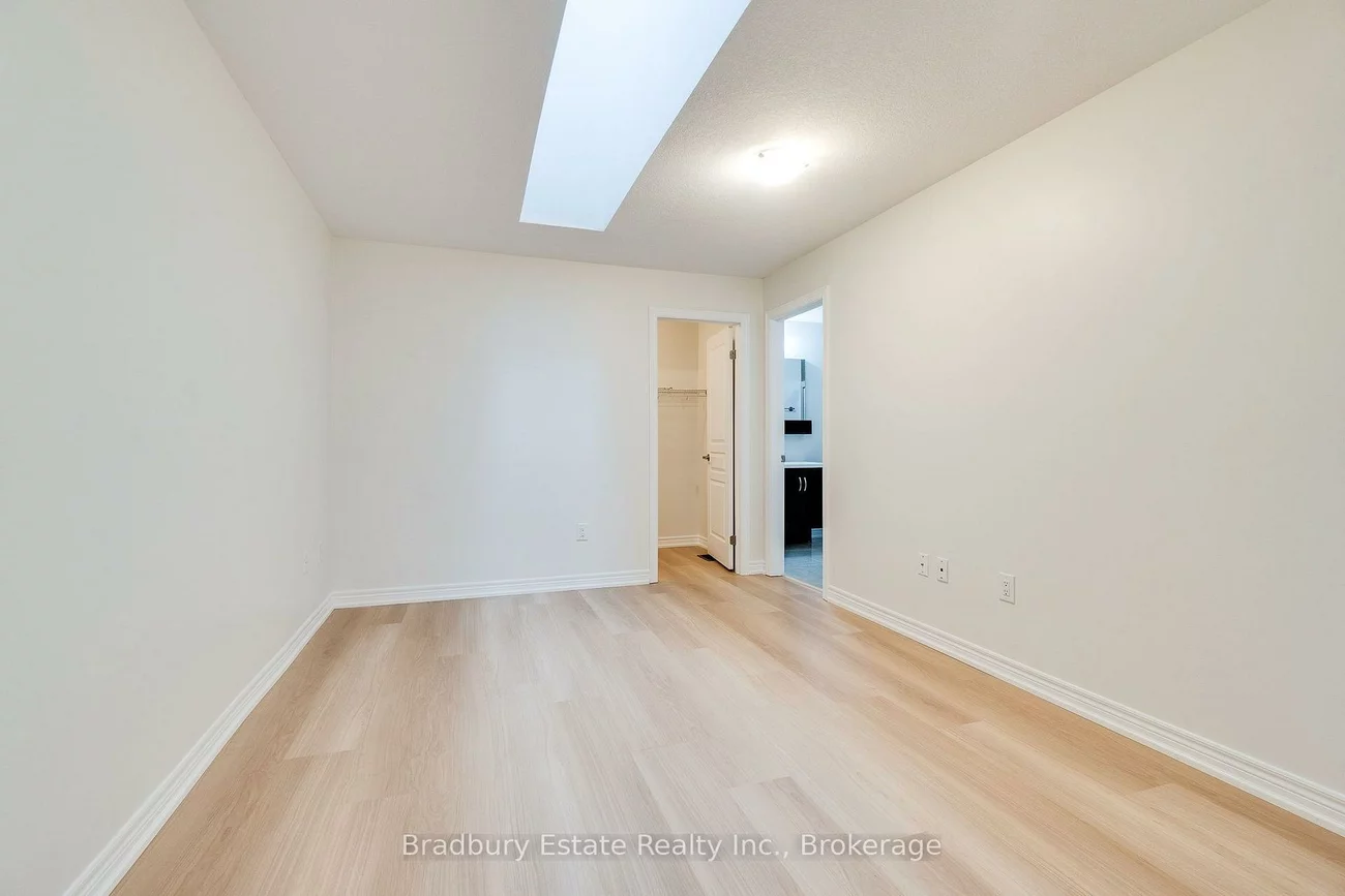 3105, Blackfriar, 1010 - JM Joshua Meadows, Oakville