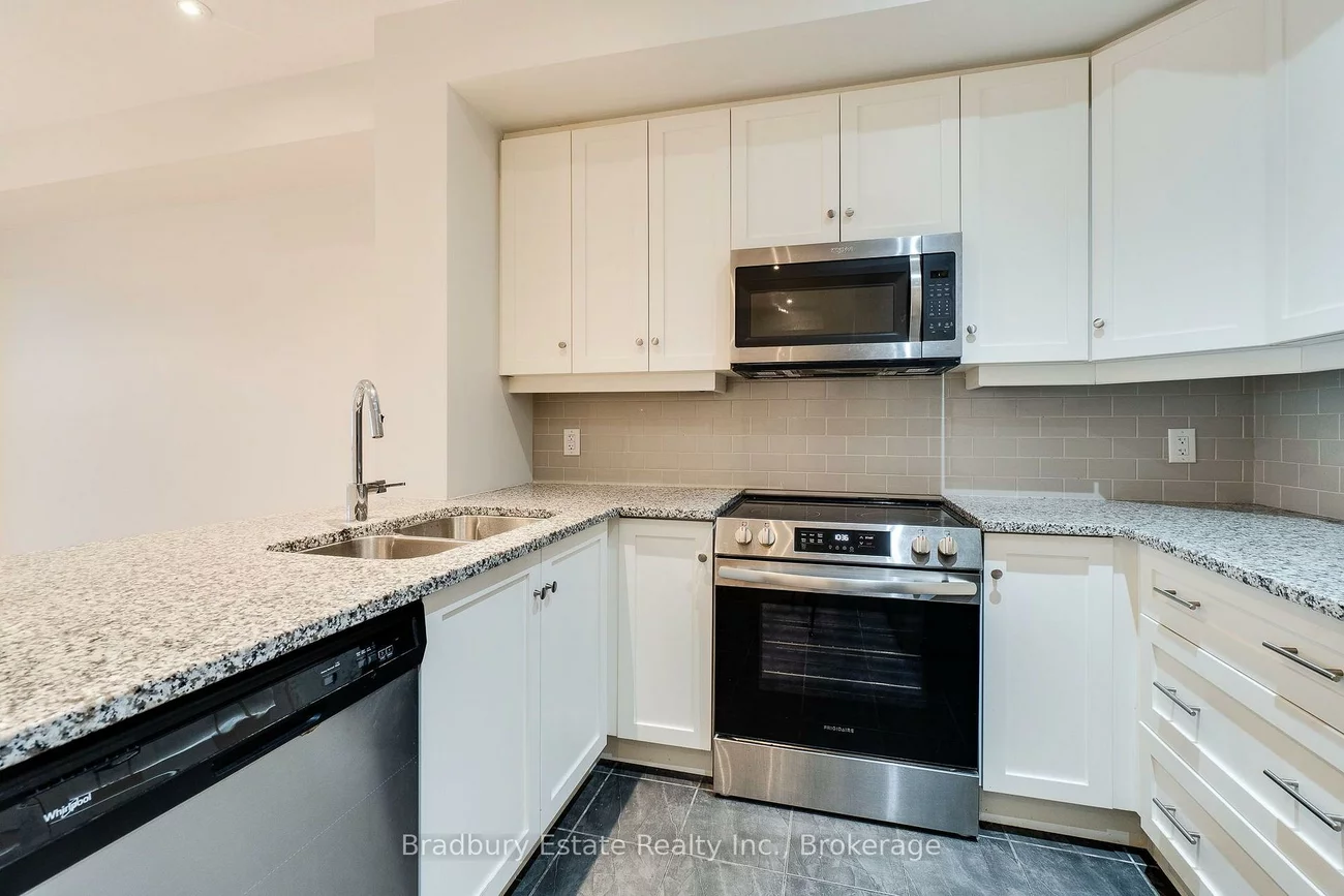 3105, Blackfriar, 1010 - JM Joshua Meadows, Oakville