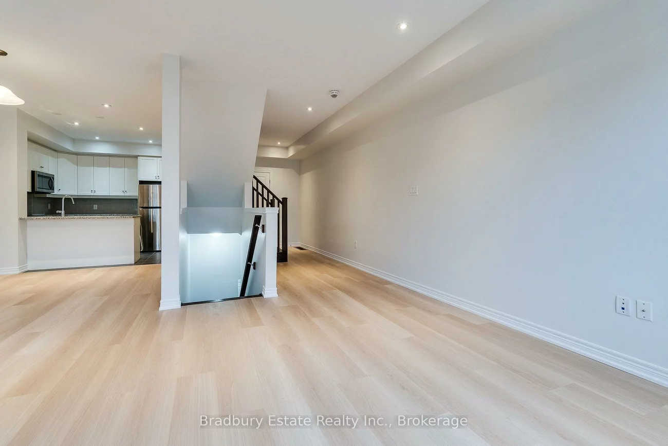 3105, Blackfriar, 1010 - JM Joshua Meadows, Oakville